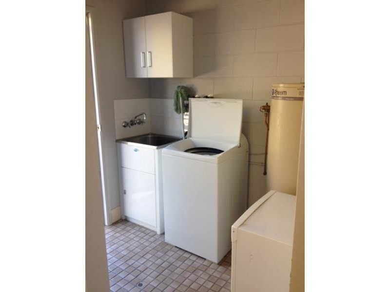 2/15 Orr Avenue, Kawana QLD 4701
